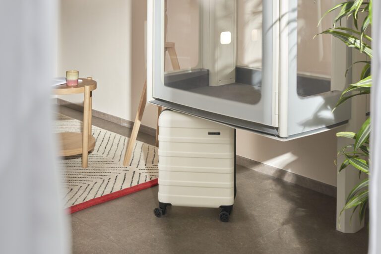 Uplifts obstruction sensor